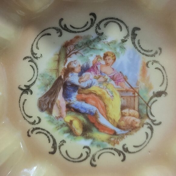 Pair of Schivarzenhammer Bavaria Courting Couple Scalloped Bowls - Picture 8 of 10